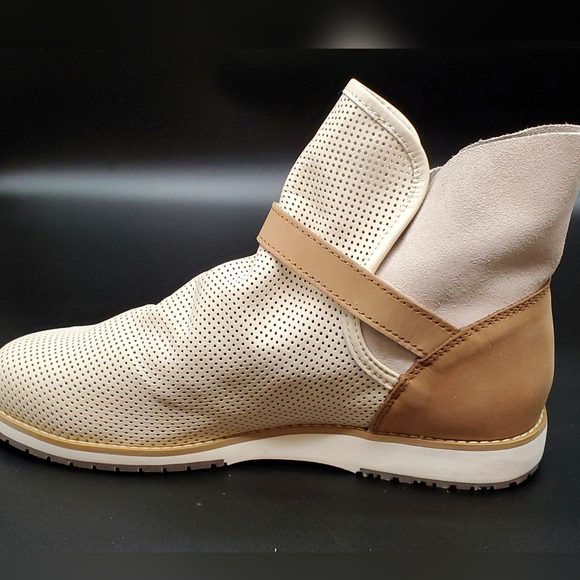 ⬇️🍾🤍EMU Australia Women's Lorne Booties - Picture 9 of 16